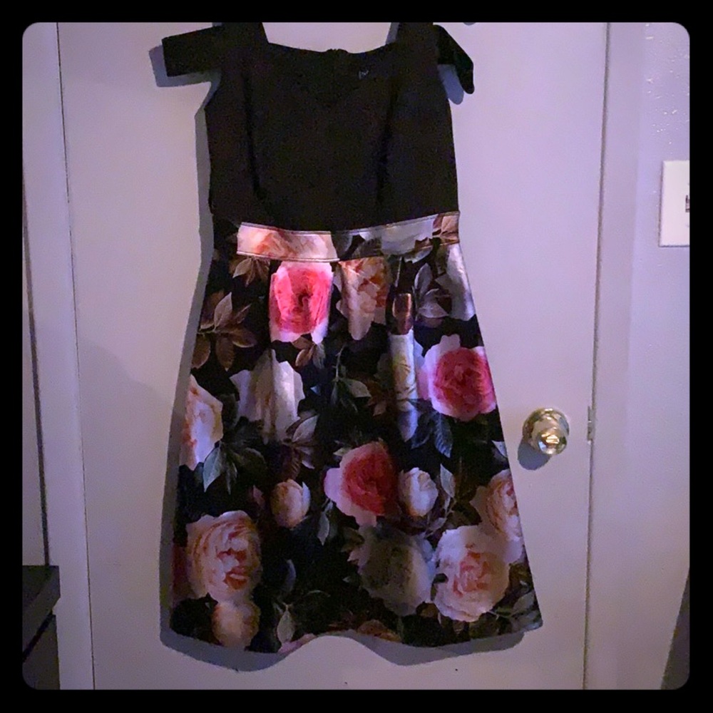Beautiful black dress NEW!!!!